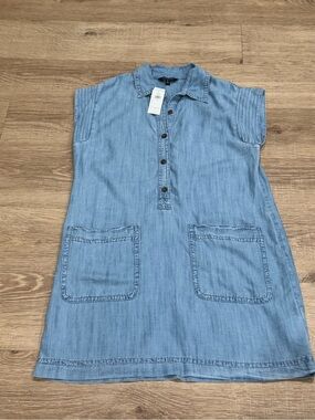 NWT Banana Republic Chambray Shift Dress Blue Button Front Pockets Size Small
